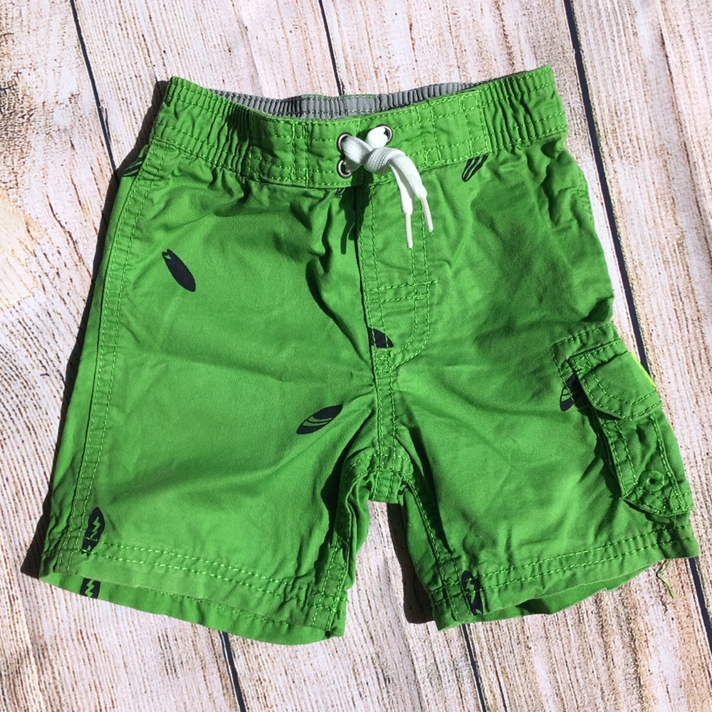 Carter’s boys surf board print shorts sz12mo